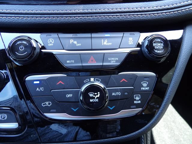 New 2026 Chrysler Pacifica Limited w/ Uconnect Theater Family Group AWD/4WD image 25