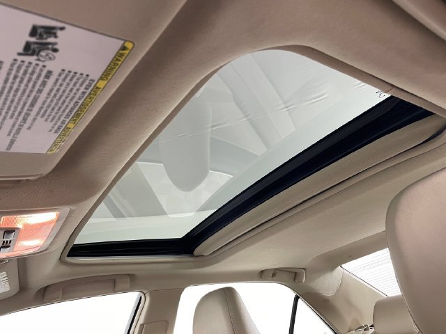 Used 2012 Toyota Camry XLE w/ Leather Pkg FWD image 16