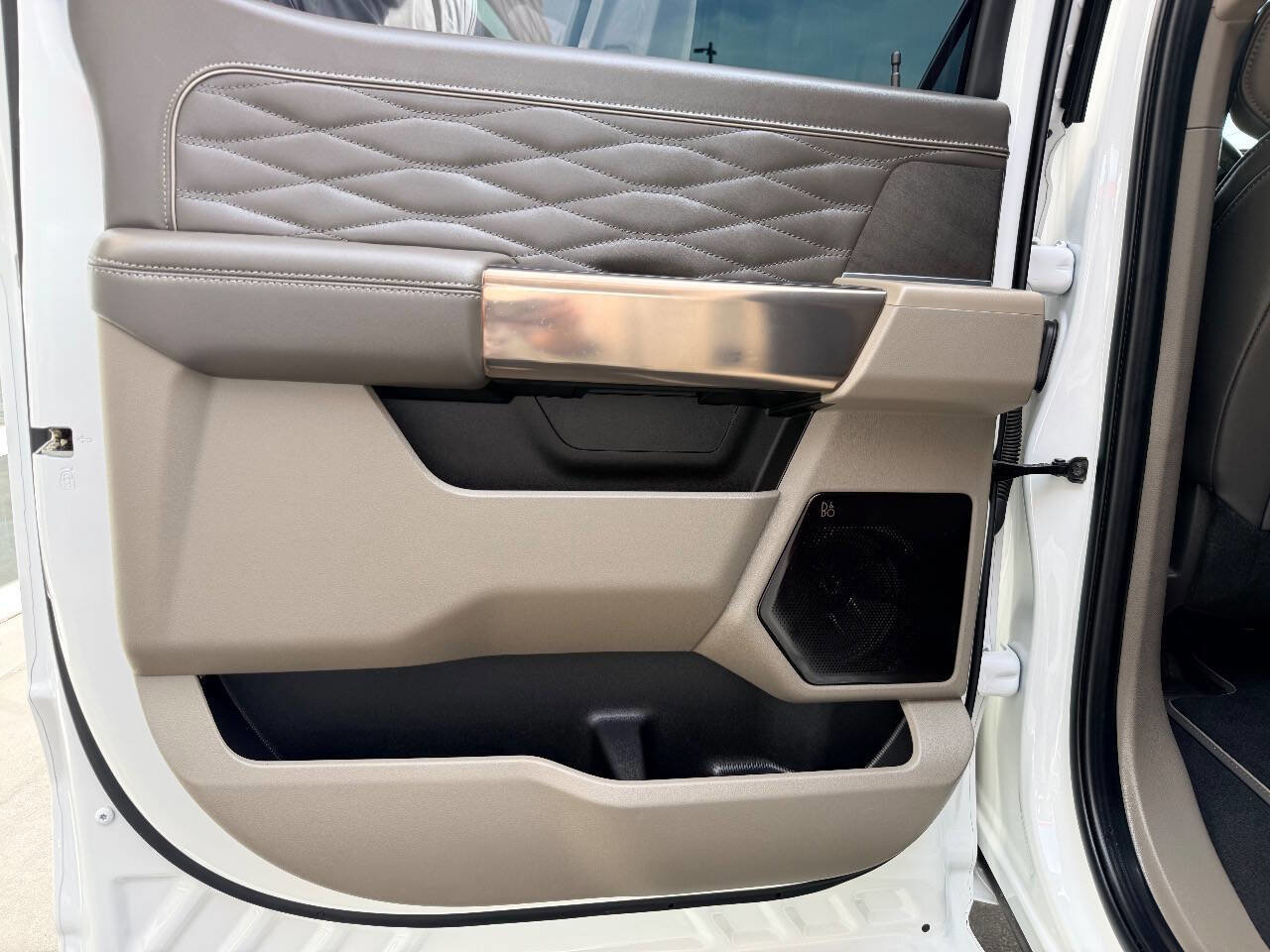 Used 2025 Ford F450 Platinum w/ Platinum Plus Package image 36