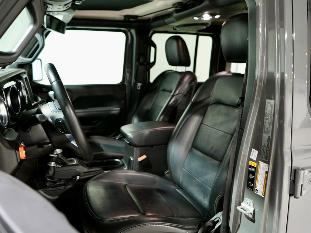 Used 2022 Jeep Wrangler Unlimited Sahara image 3