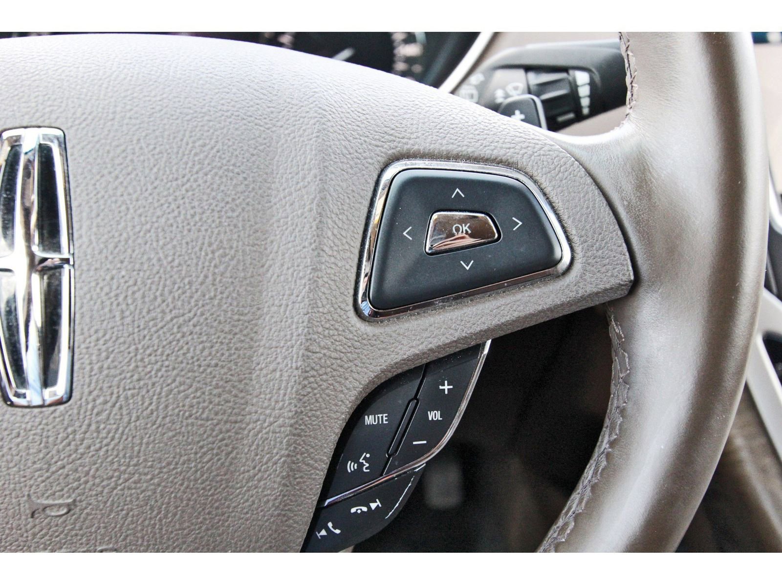 Used 2017 Lincoln MKX Reserve w/ Lincoln MKX Climate Package image 20