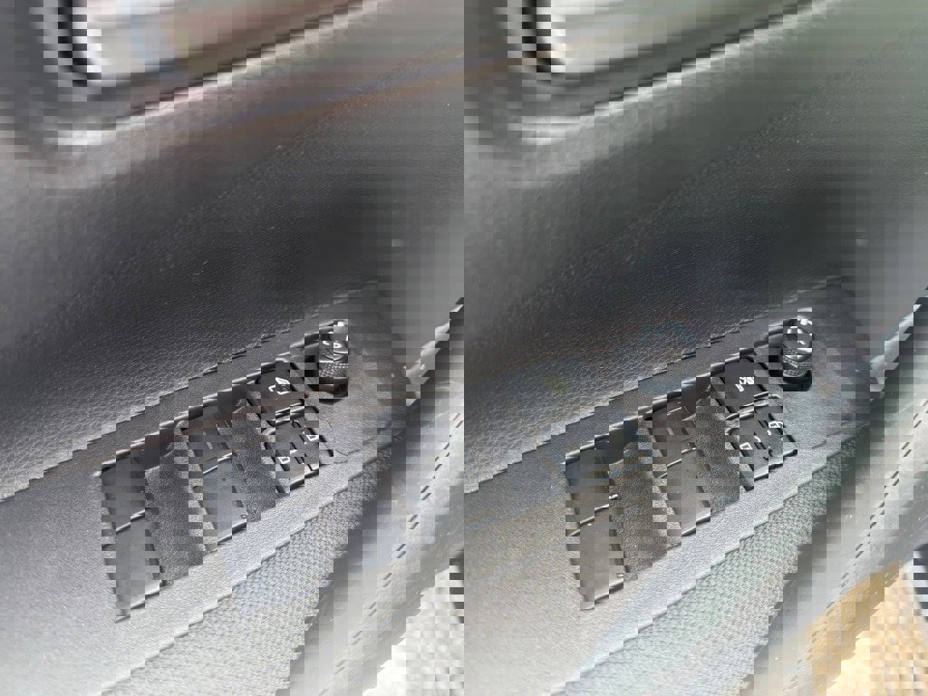 Used 2024 Toyota Corolla LE image 12