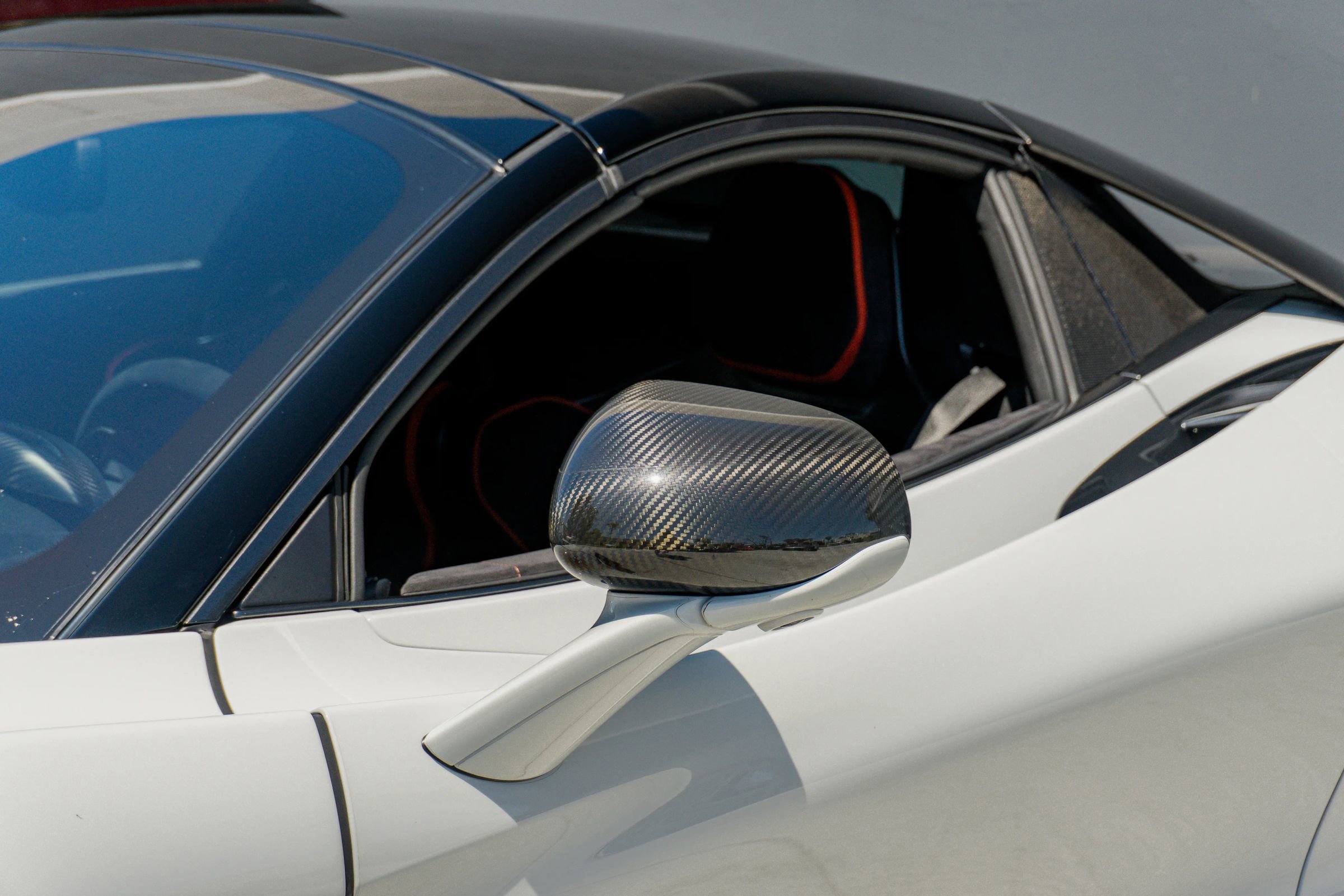 Used 2022 McLaren 765LT RWD image 31