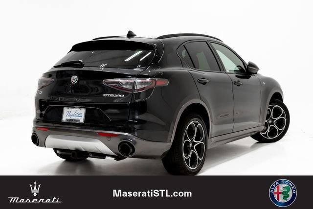 Used 2024 Alfa Romeo Stelvio Ti image 29