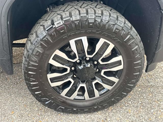 Used 2025 GMC Sierra 2500 Denali Ultimate image 5