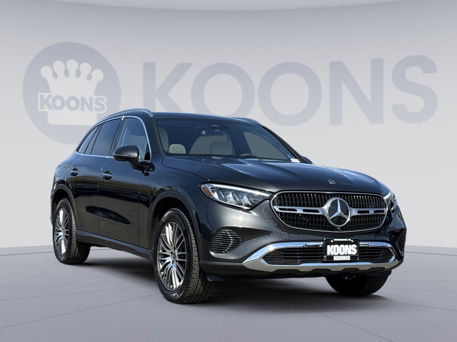 Used 2025 Mercedes-Benz GLC 300 4MATIC image 10