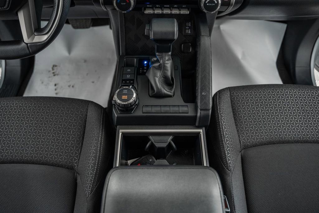 Certified 2025 Toyota 4Runner SR5 AWD/4WD image 28