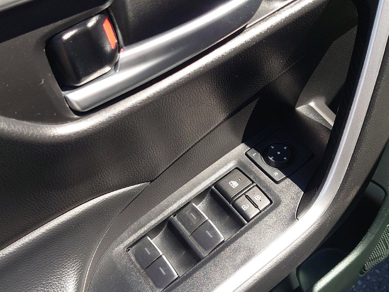 Used 2023 Toyota RAV4 XLE image 16