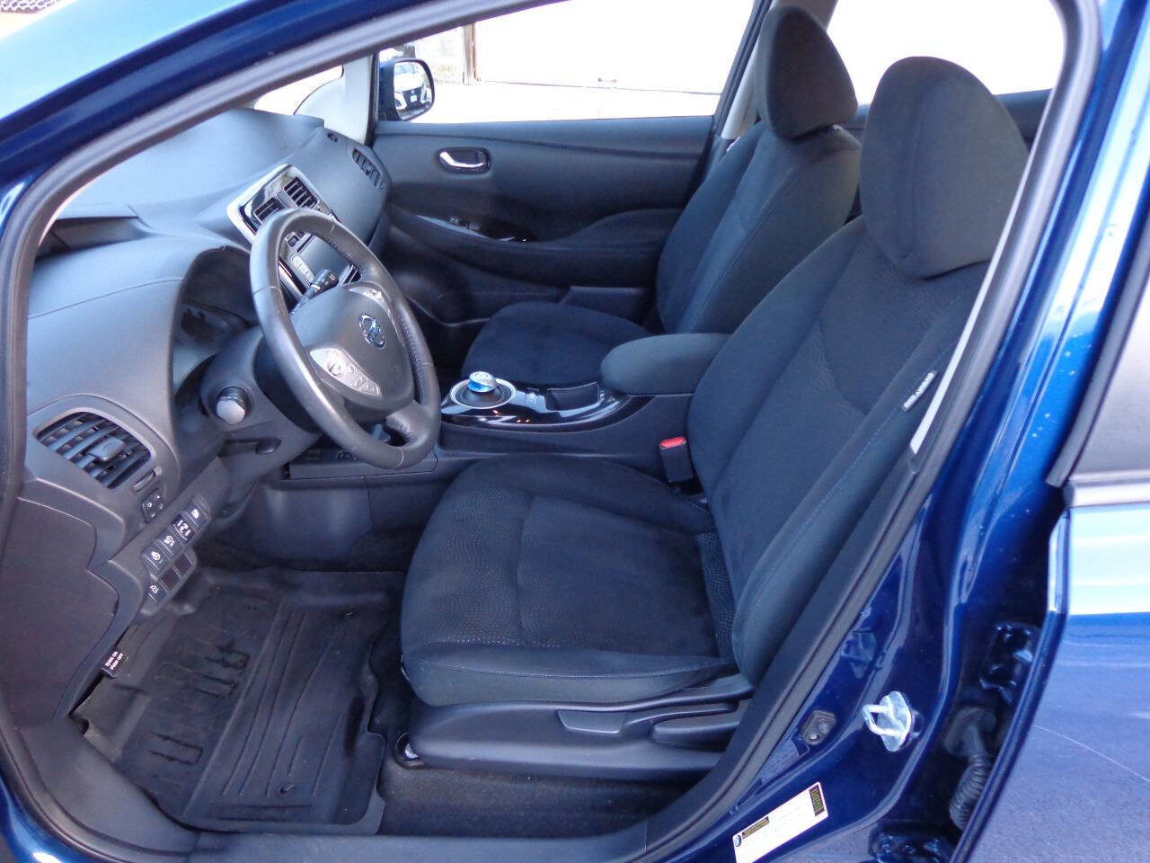 Used 2017 Nissan Leaf SV image 8