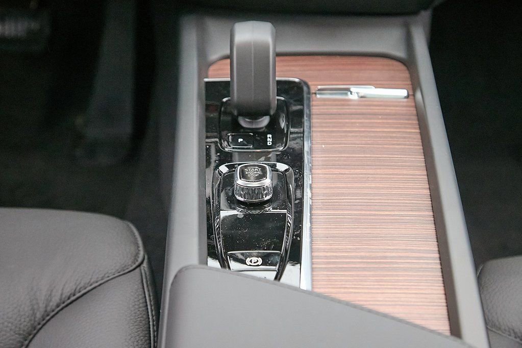 New 2026 Volvo V60 B5 Cross Country Plus w/ Climate Package image 30