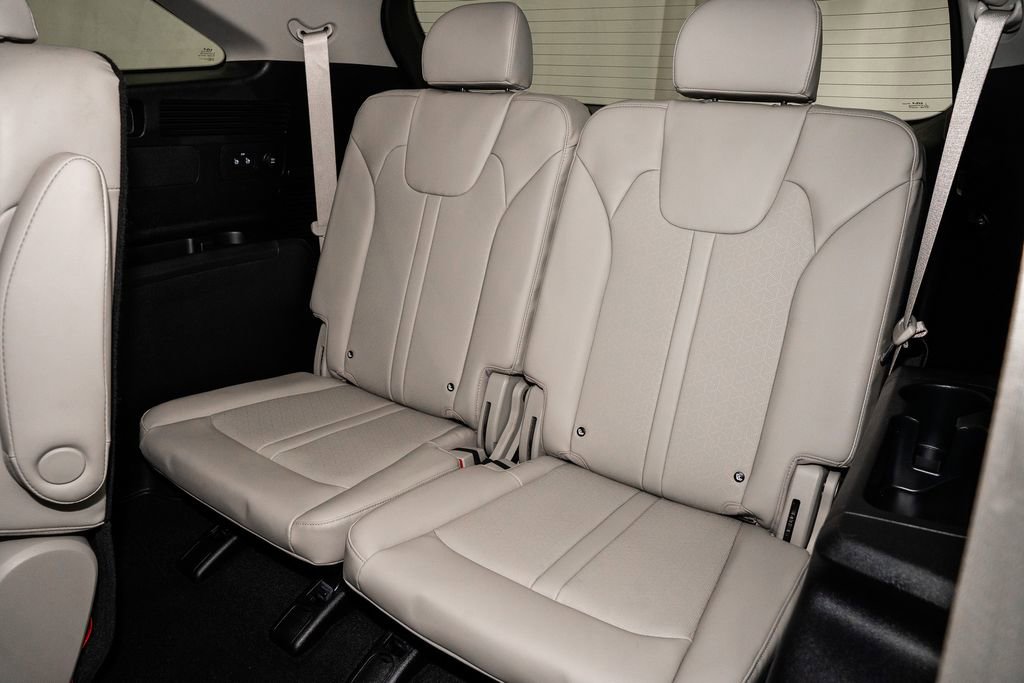 Certified 2023 Kia Sorento EX image 9