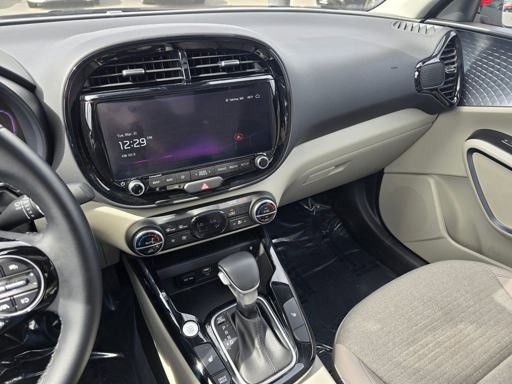 Used 2025 Kia Soul EX FWD image 28