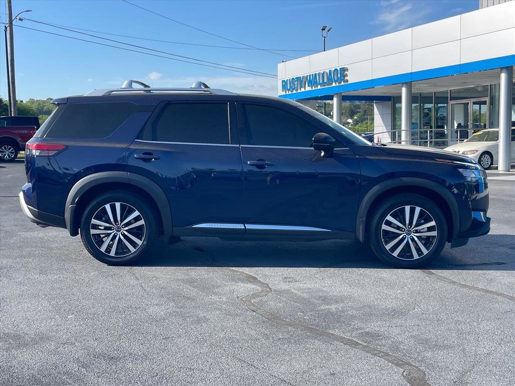 Used 2023 Nissan Pathfinder Platinum image 8