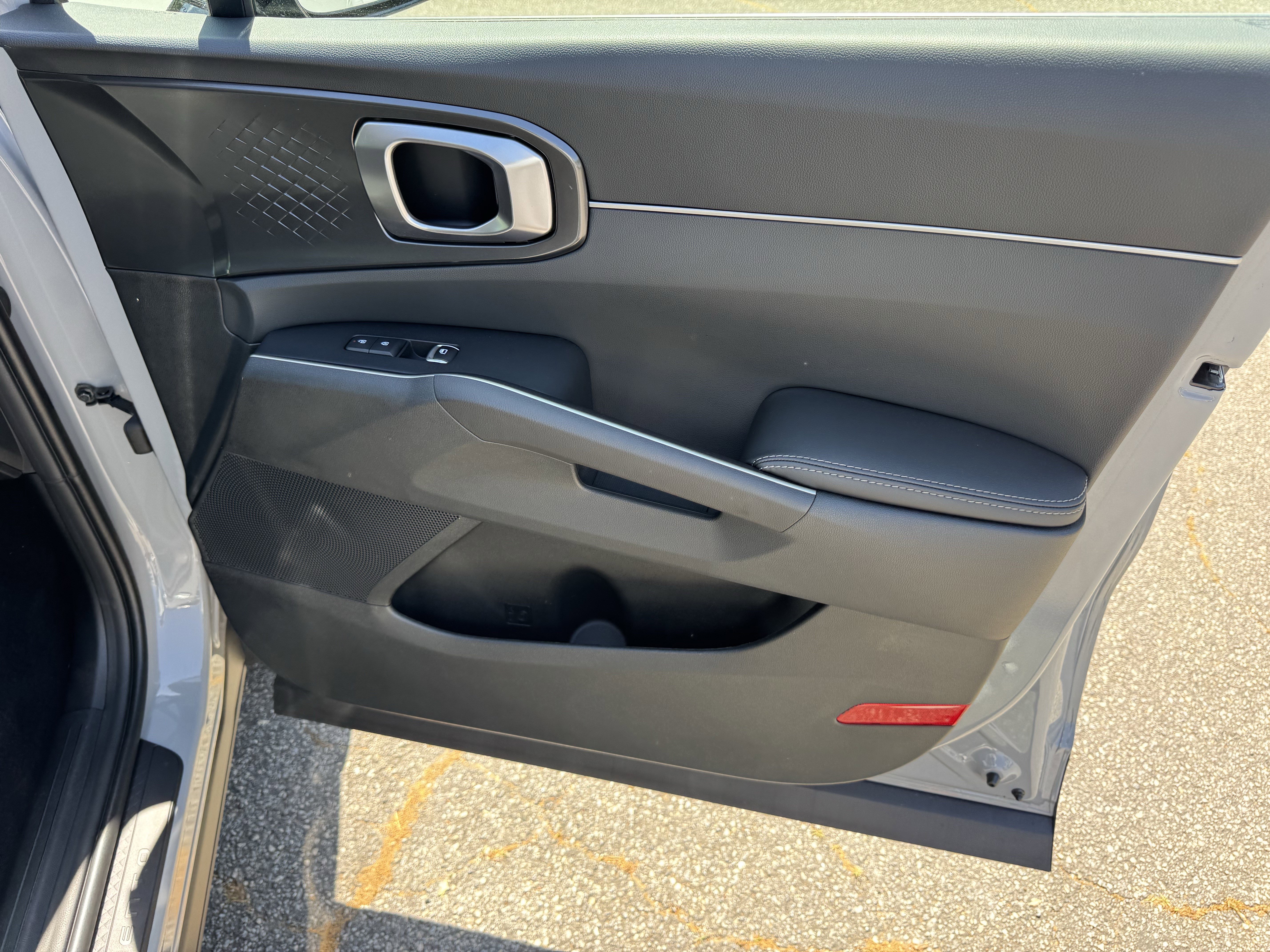 Used 2025 Kia Sorento EX w/ Panoramic Sunroof Package AWD/4WD image 14