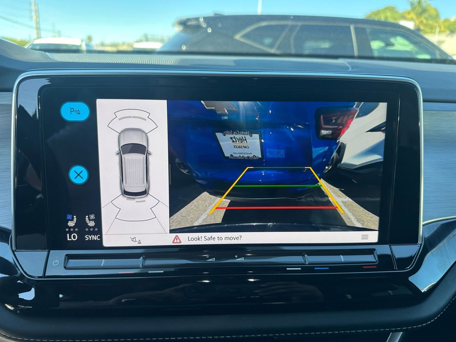 Used 2025 Volkswagen Atlas Cross Sport SE image 17