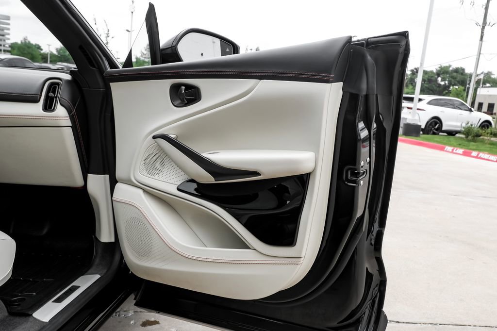 Used 2023 Aston Martin DBX 707 image 37