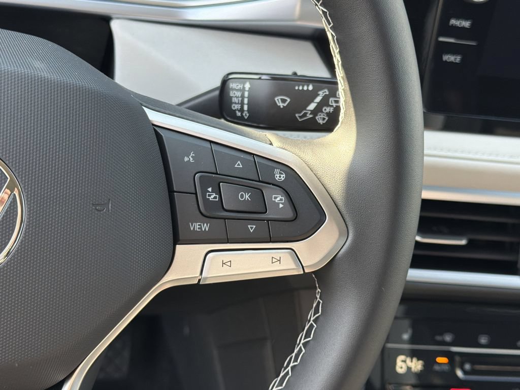 New 2026 Volkswagen Taos SE FWD image 27
