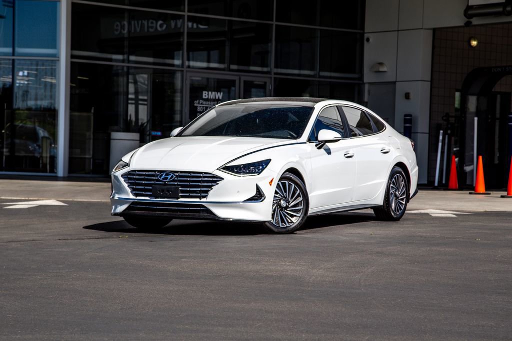 Used 2022 Hyundai Sonata Limited FWD image 1