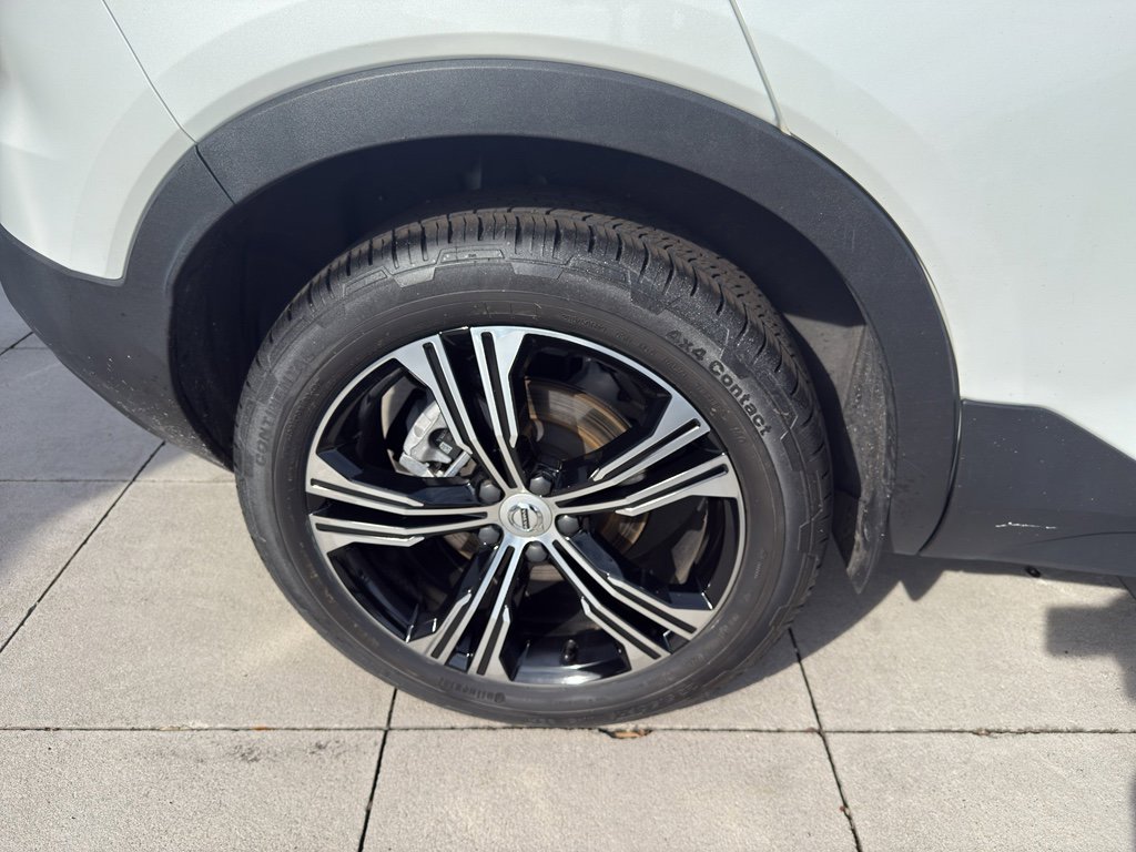 Used 2020 Volvo XC40 T4 Inscription w/ Protection Package Premier image 6