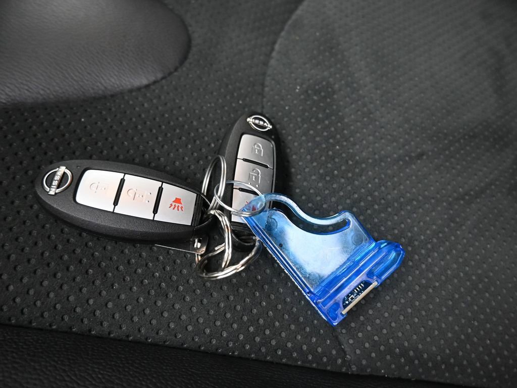Used 2023 Nissan Z w/ Floor Mat Package (L93) RWD image 45