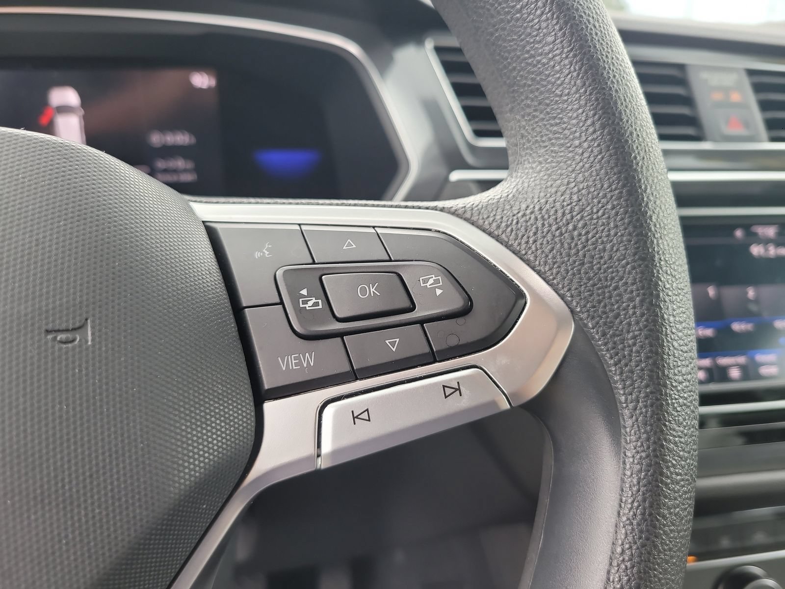 Used 2023 Volkswagen Tiguan S FWD image 29