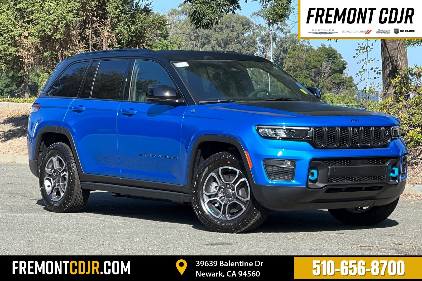New 2023 Jeep Grand Cherokee Trailhawk w/ Advanced Protech Group II
