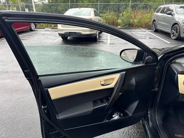 Used 2017 Toyota Corolla LE w/ Carpet Mat Package (TMS) FWD image 12