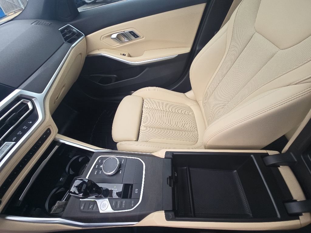 Used 2022 BMW 330i xDrive Sedan AWD/4WD image 25