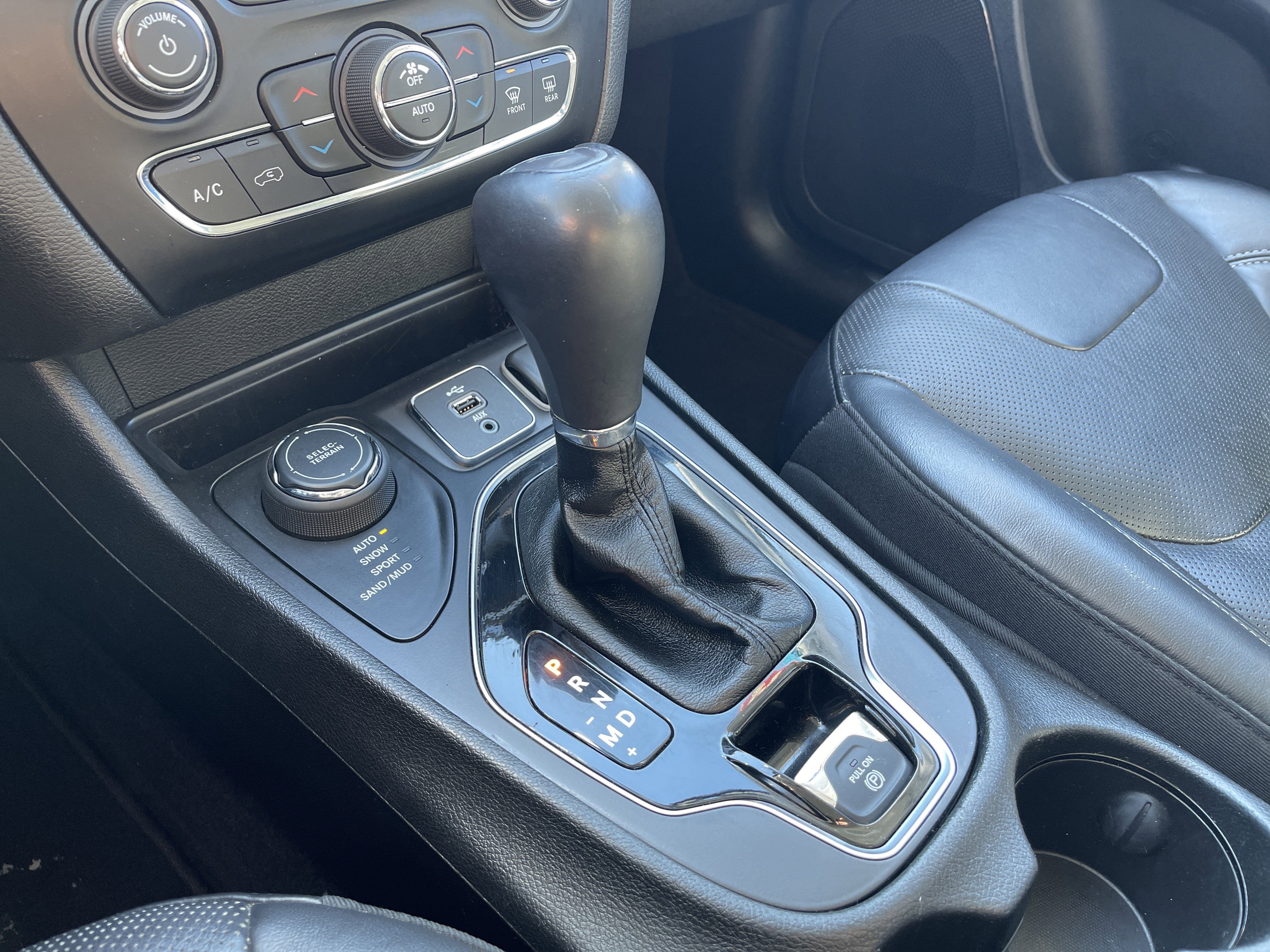 Used 2019 Jeep Cherokee Limited image 22