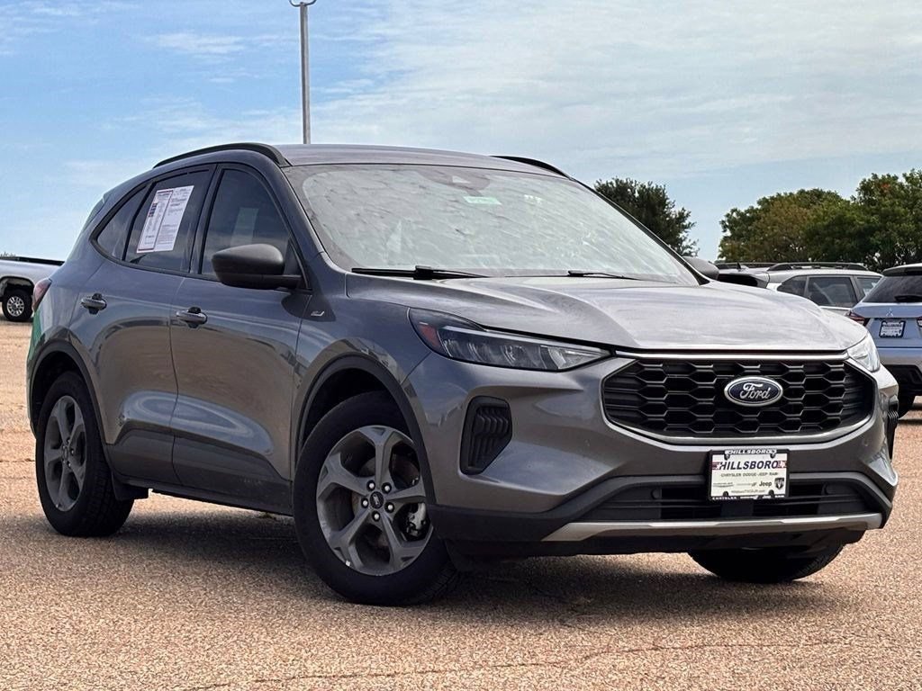 Used 2025 Ford Escape ST-Line FWD image 2