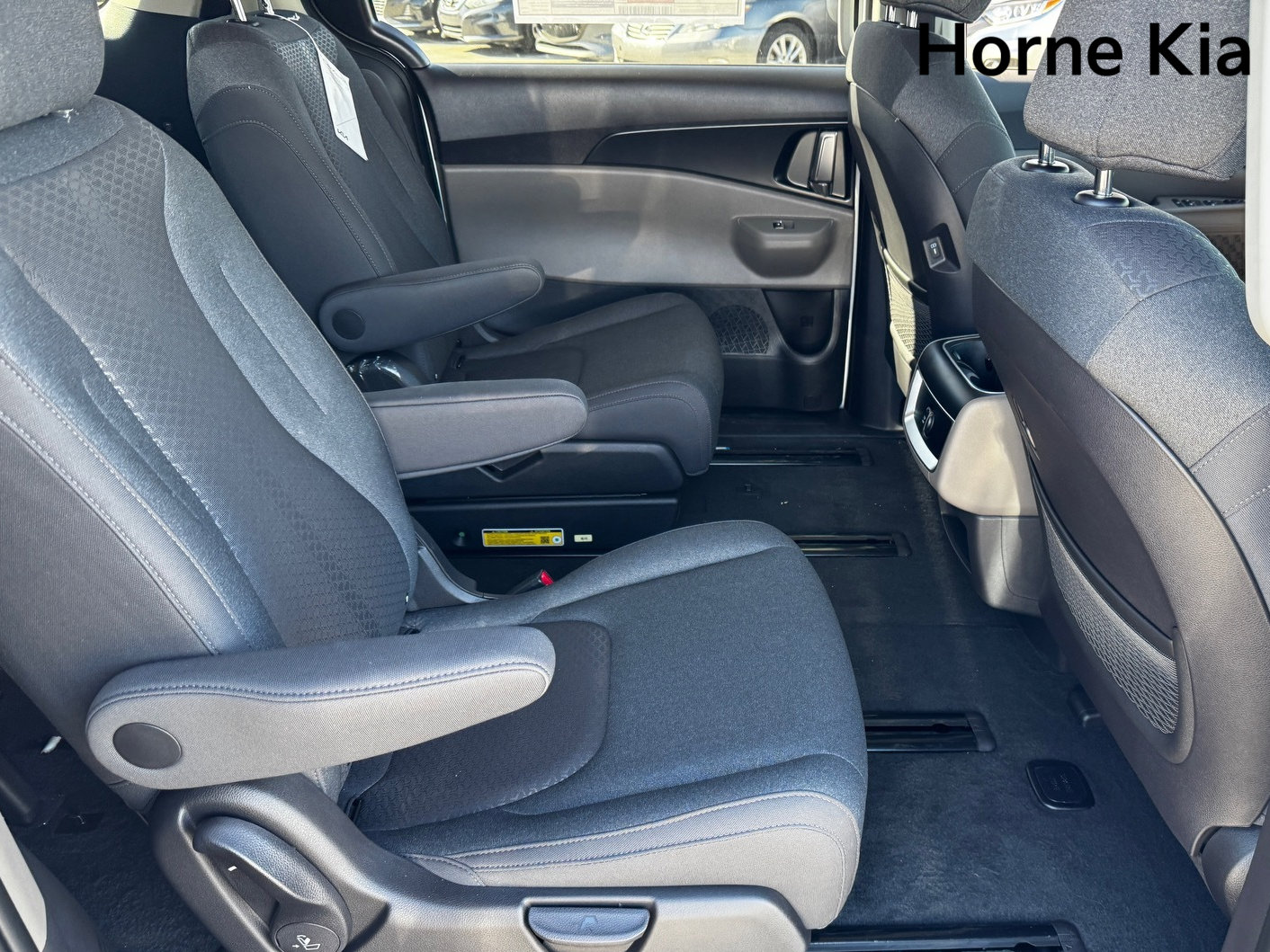 New 2026 Kia Carnival LX image 18