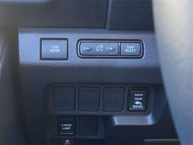 Used 2024 Nissan Frontier SL image 17