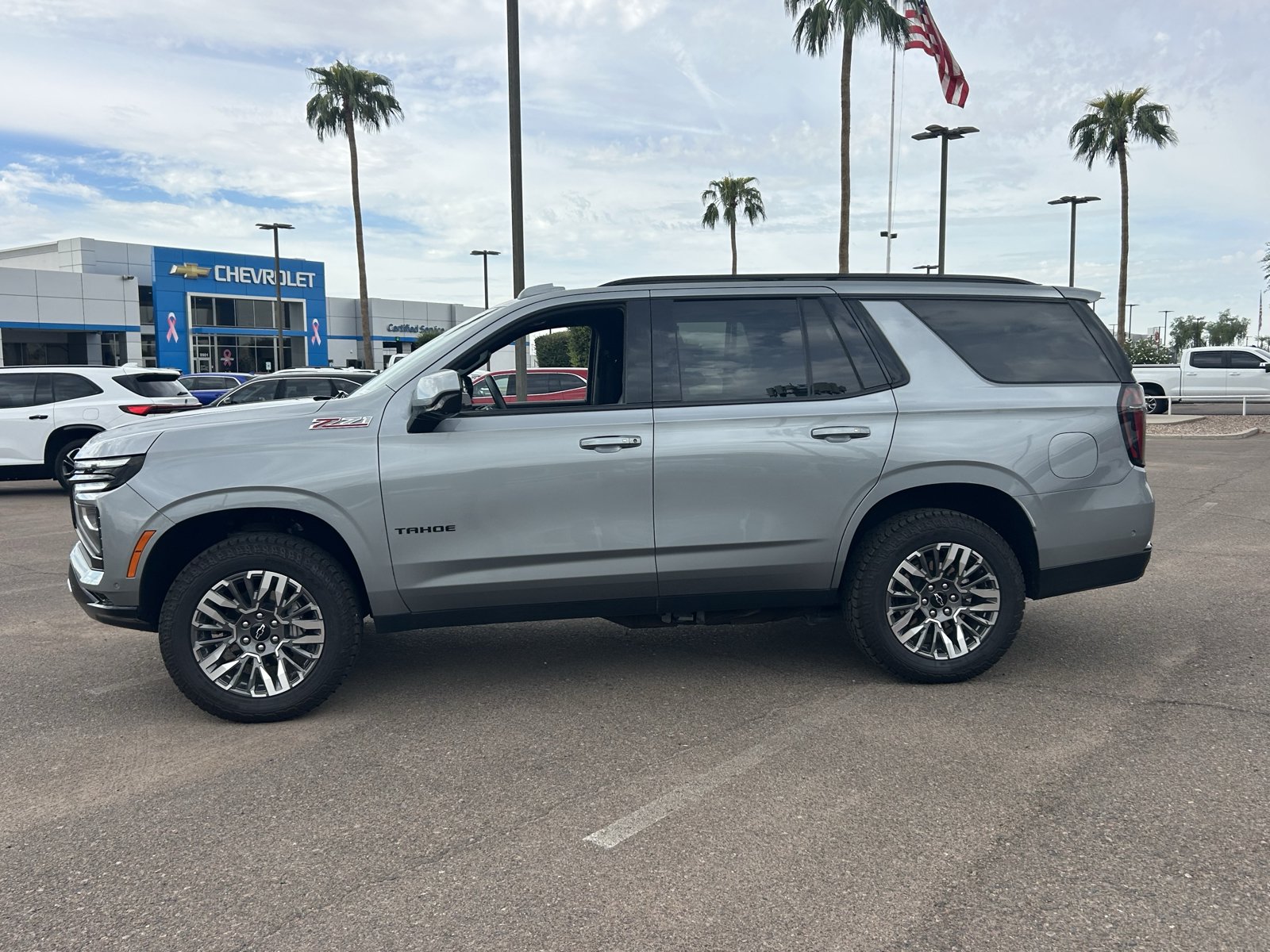 Used 2025 Chevrolet Tahoe Z71 AWD/4WD image 2