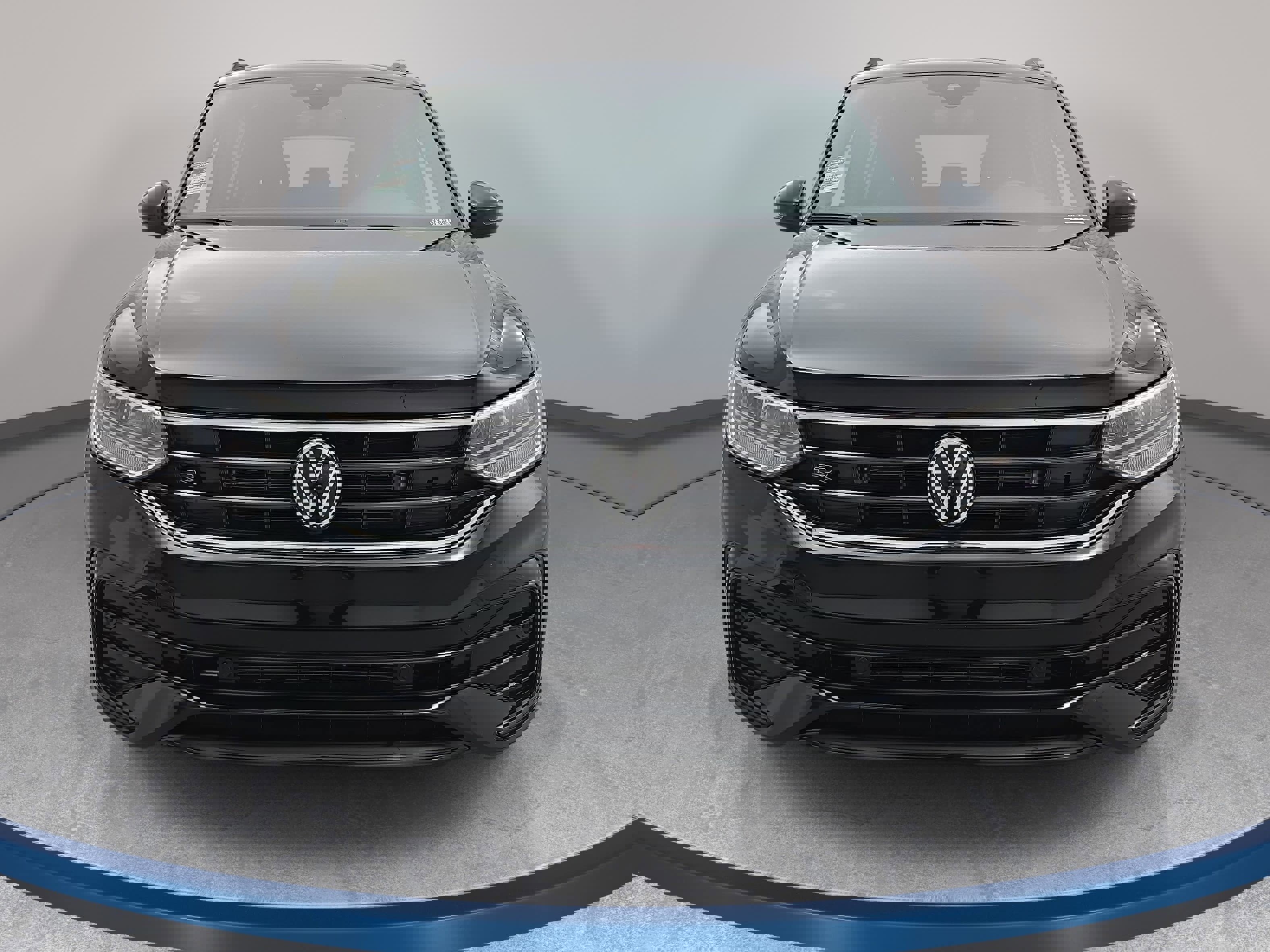 Certified 2024 Volkswagen Tiguan SE R-Line image 2