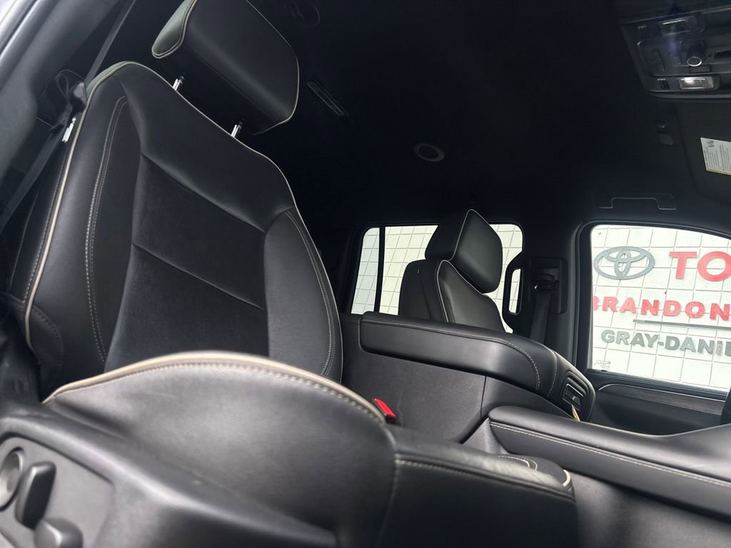 Used 2023 Chevrolet Suburban Premier image 26
