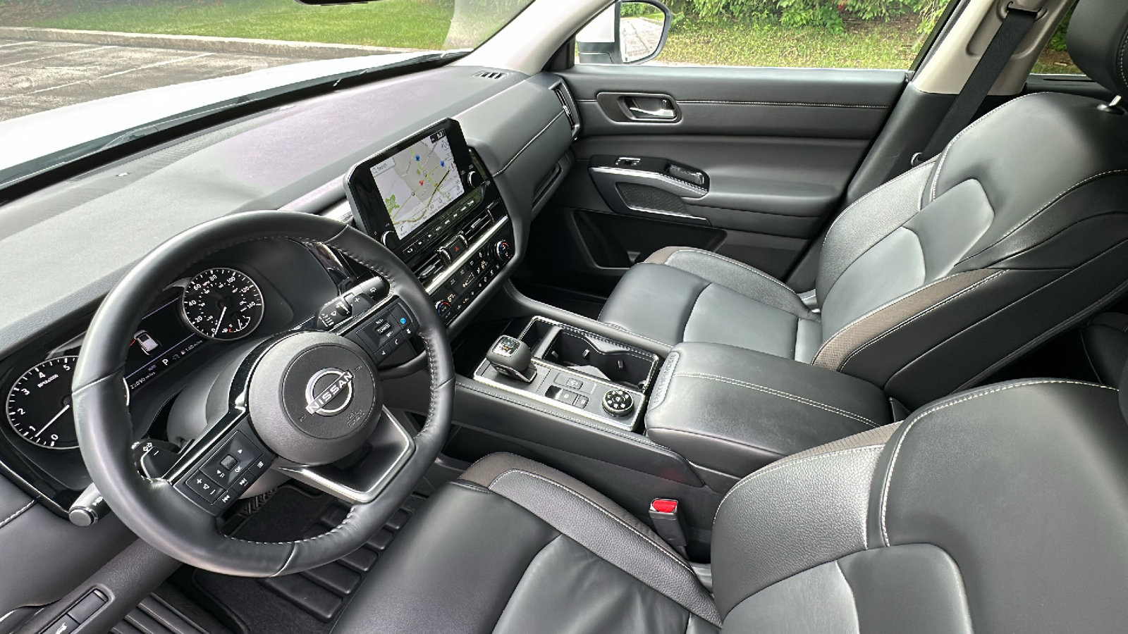 Used 2024 Nissan Pathfinder SL AWD/4WD image 20