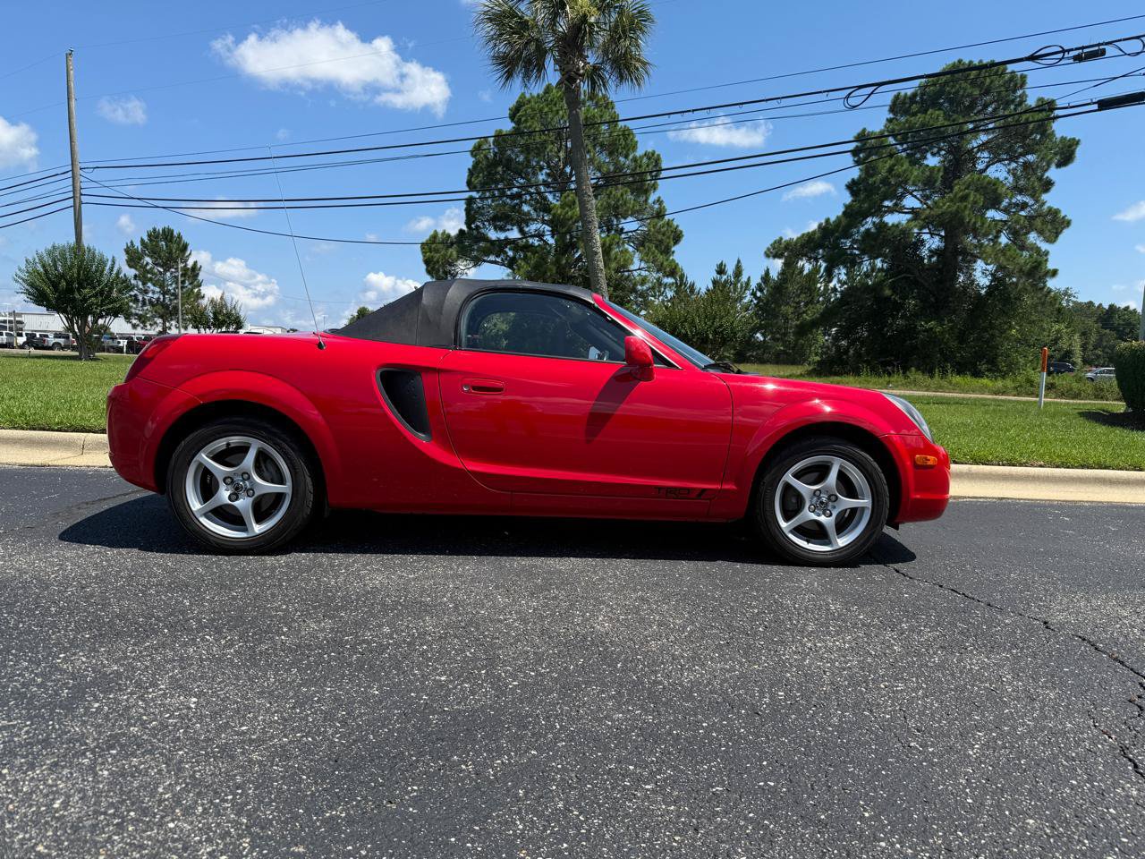 Used 2002 Toyota MR2 RWD image 13
