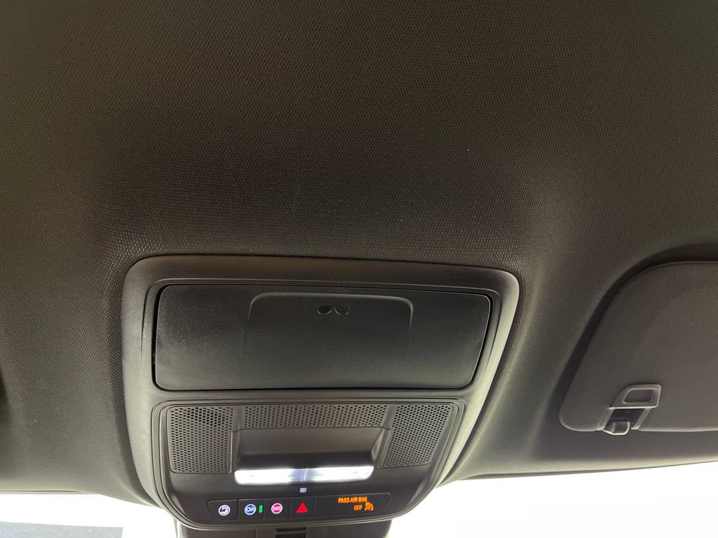Used 2026 Chevrolet Traverse LT w/ Driver Confidence Package FWD image 30