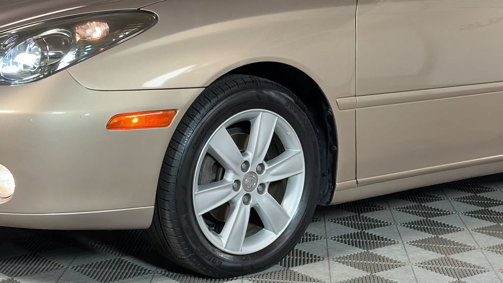 Used 2005 Lexus ES 330 FWD image 4