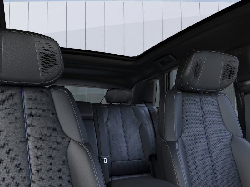 New 2025 Cadillac Lyriq Luxury w/ LPO, Floor Liner Package AWD/4WD image 55