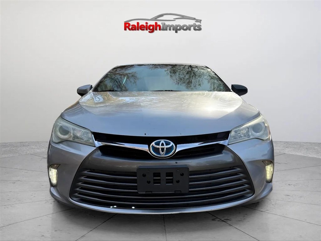 Used 2015 Toyota Camry XLE w/ Moonroof Package FWD image 2