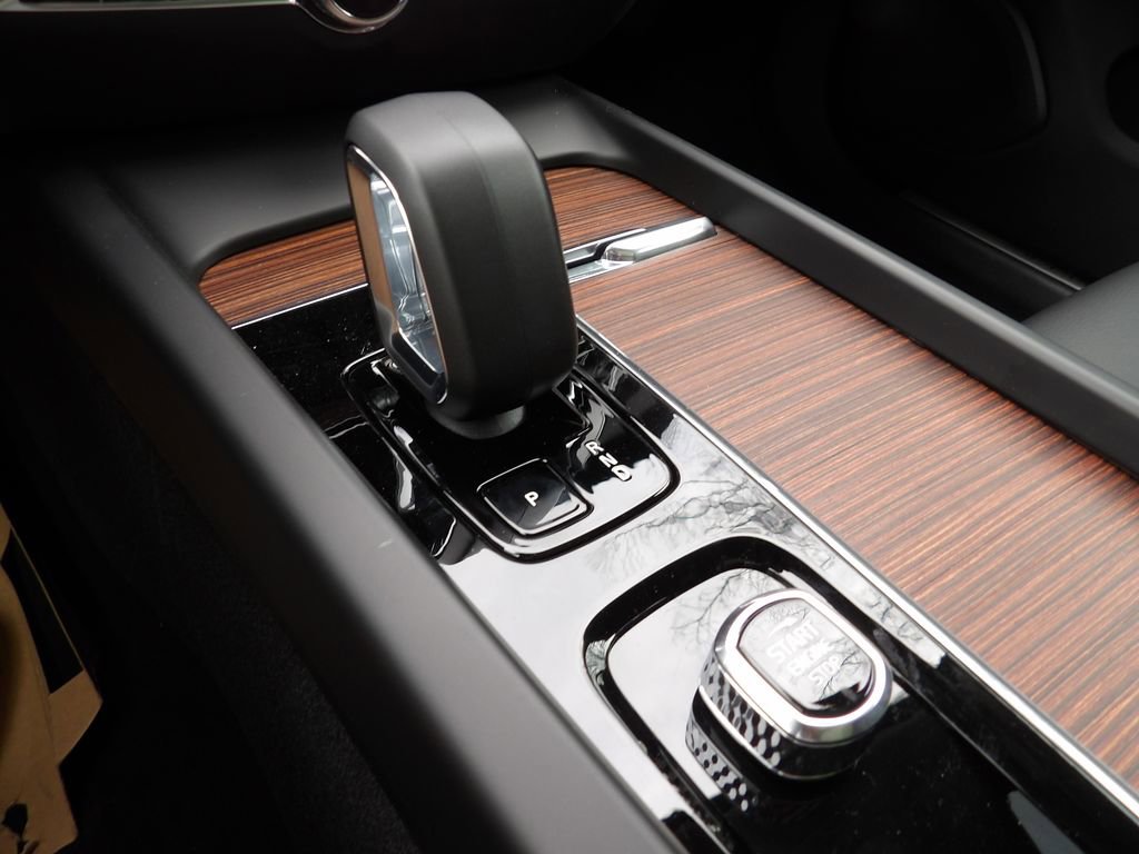 New 2026 Volvo V60 B5 Cross Country Plus w/ Protection Package Premier image 22