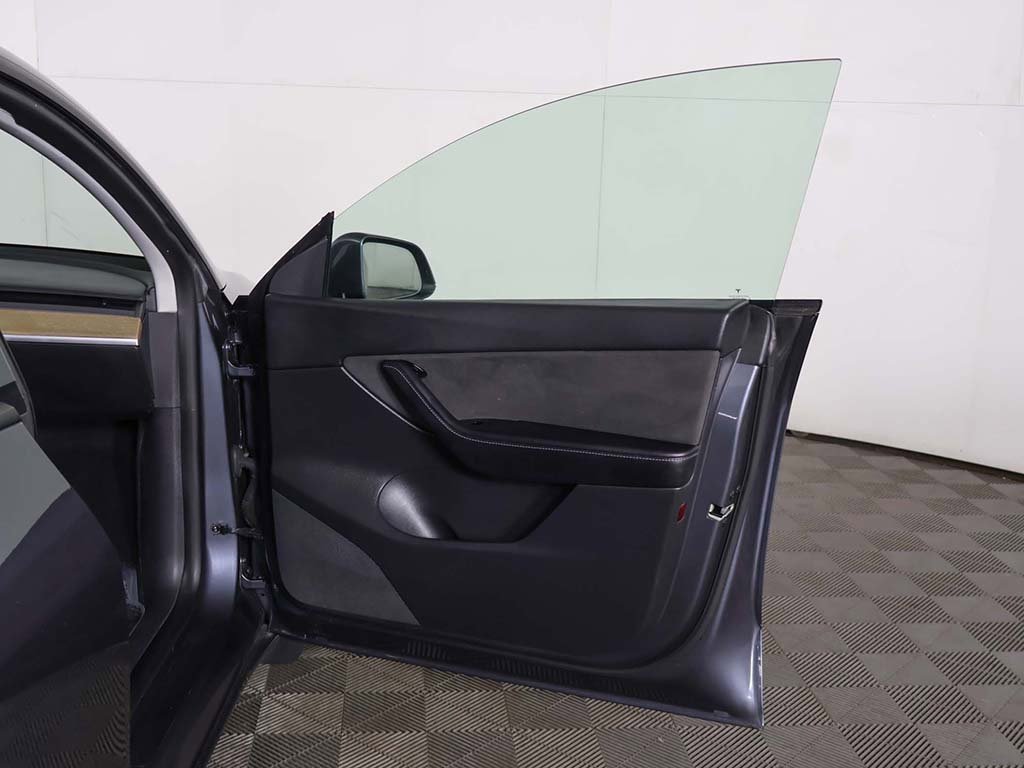 Used 2021 Tesla Model Y 2WD image 21