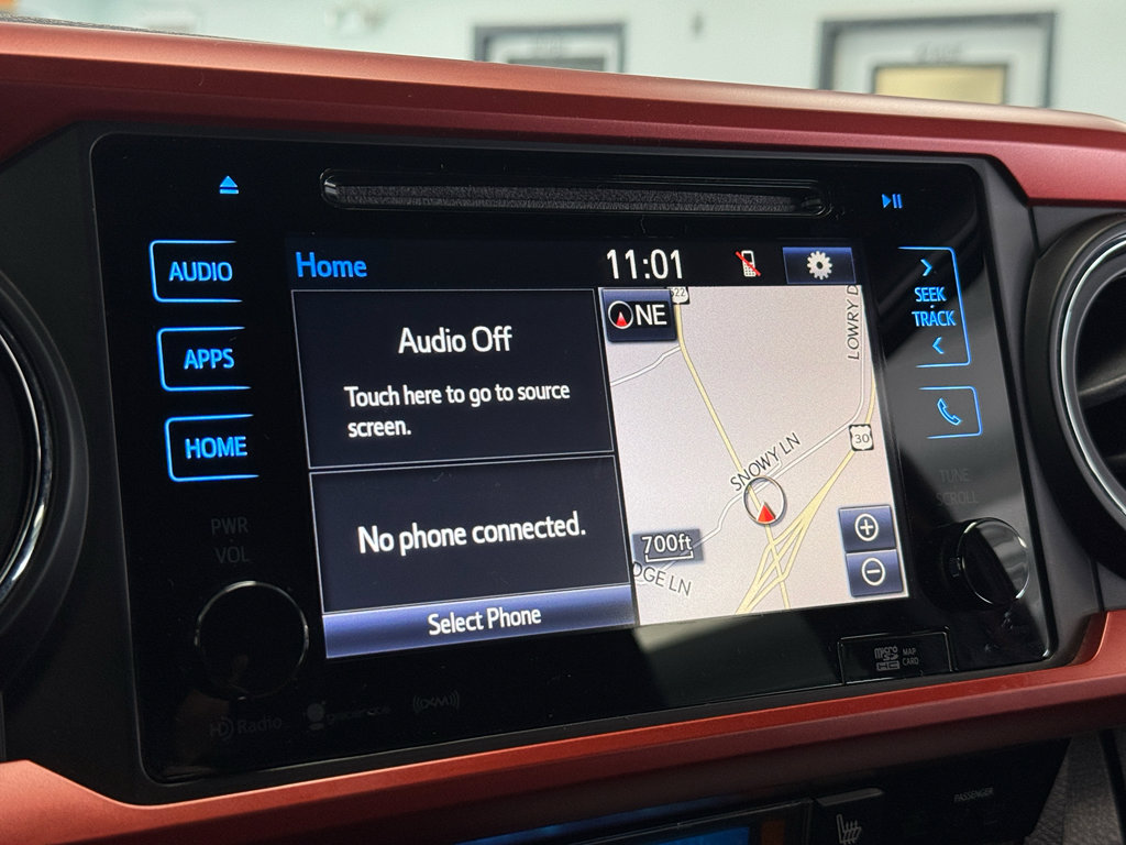 Used 2017 Toyota Tacoma TRD Sport AWD/4WD image 22