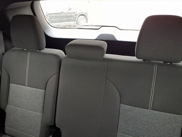 Used 2025 GMC Acadia Elevation image 23