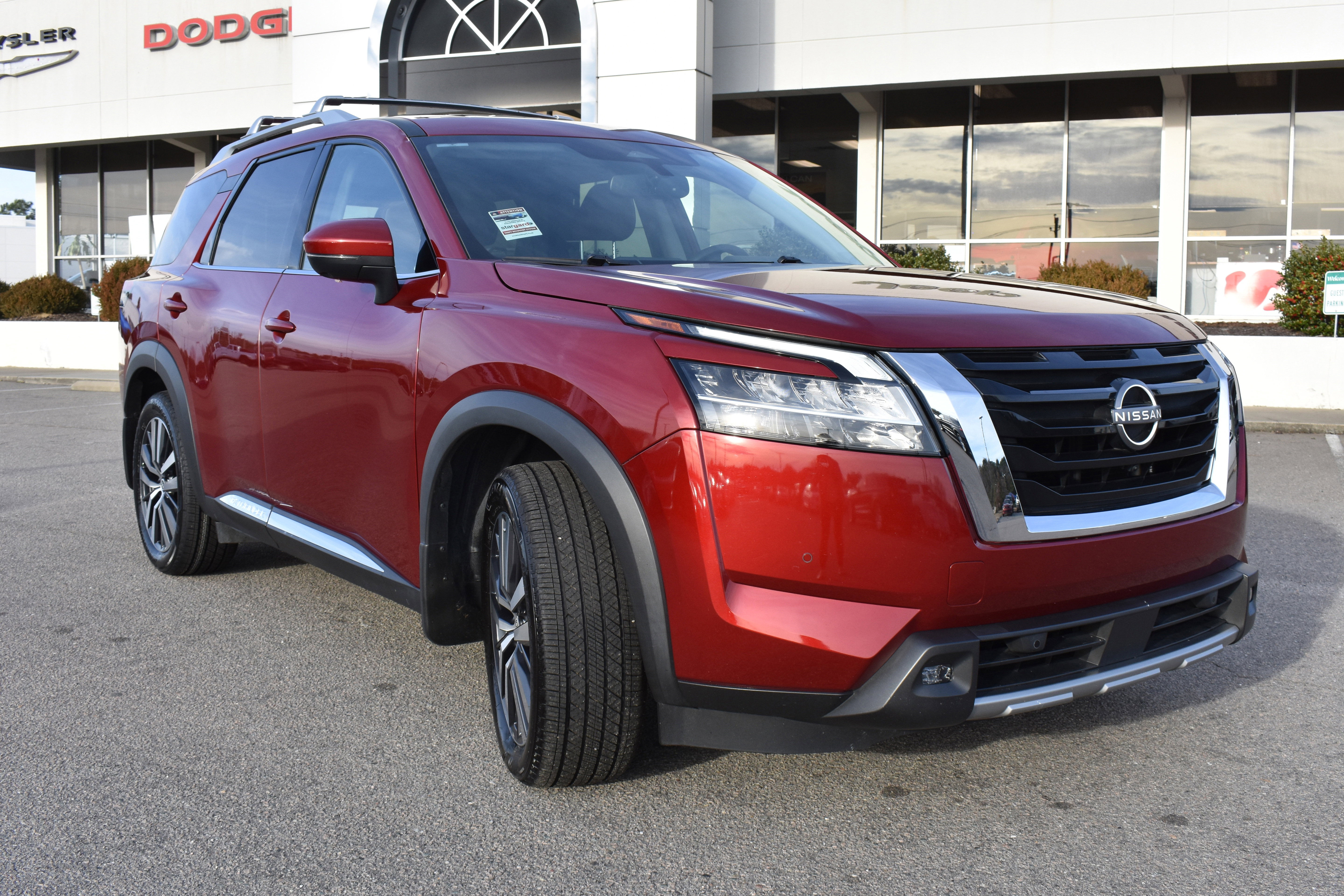 Used 2022 Nissan Pathfinder Platinum w/ Cargo Package image 3