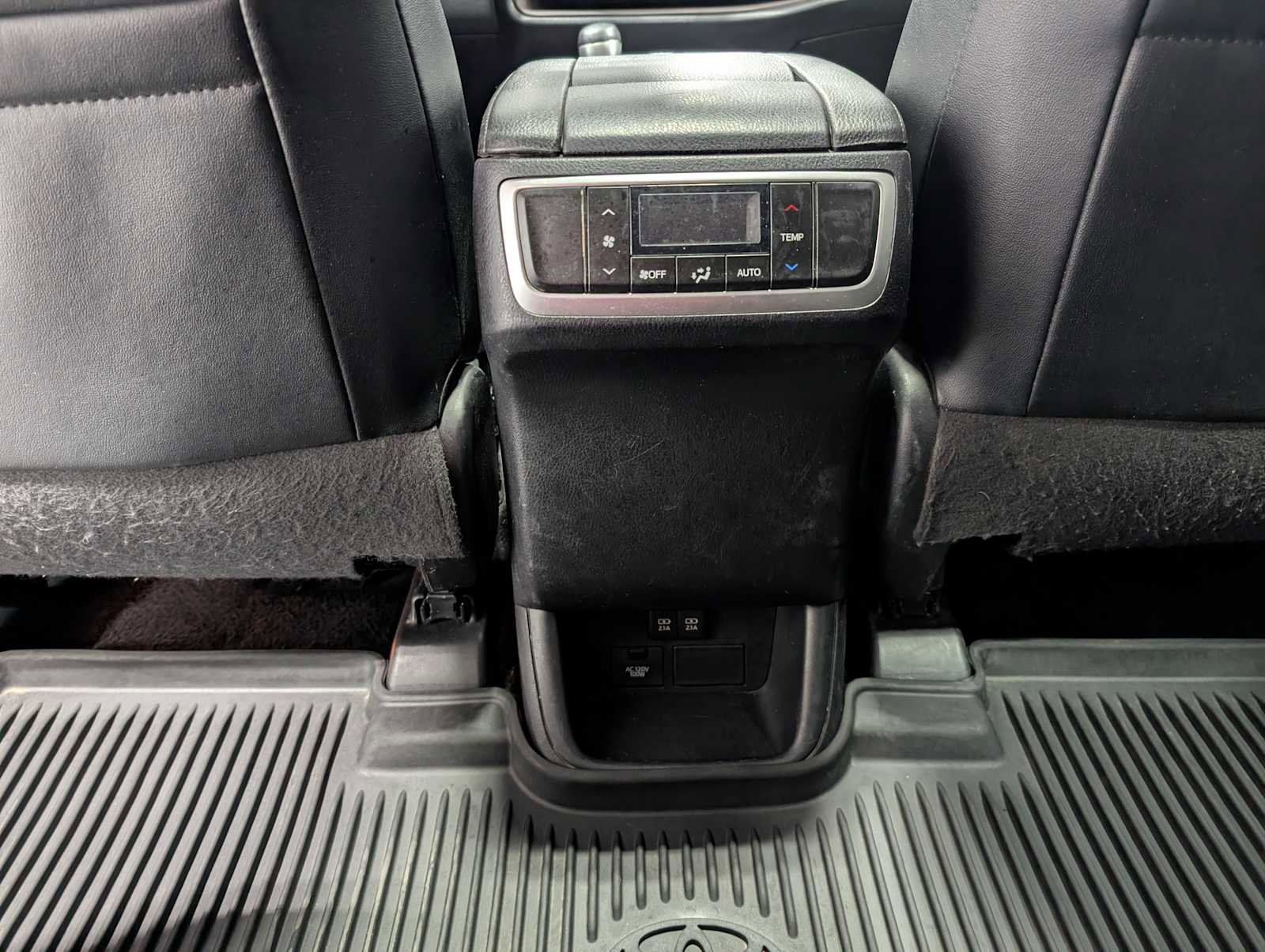 Used 2019 Toyota Highlander Limited image 22