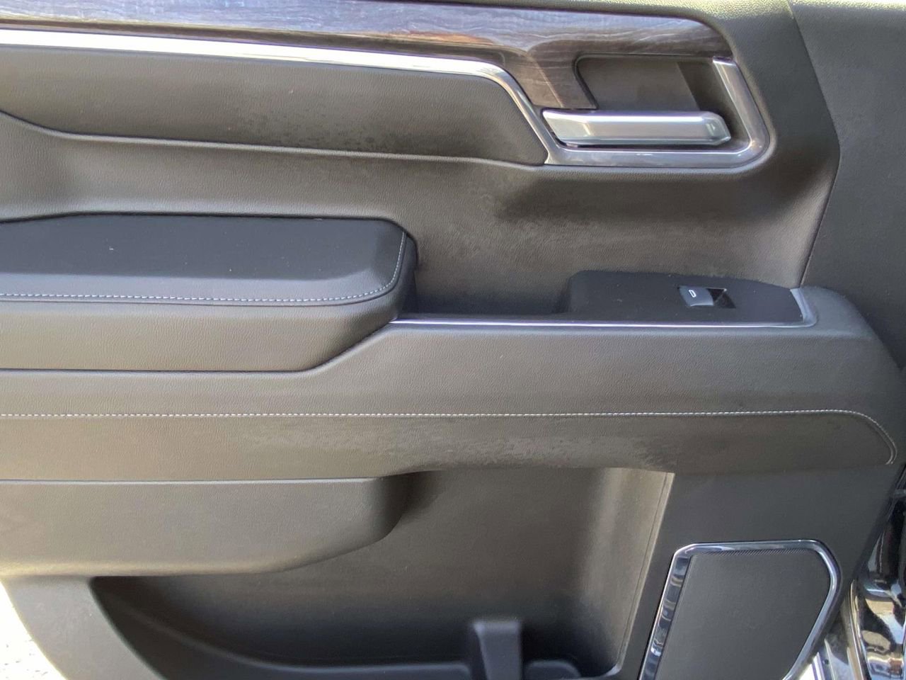 Used 2024 Chevrolet Silverado 1500 LTZ AWD/4WD image 13