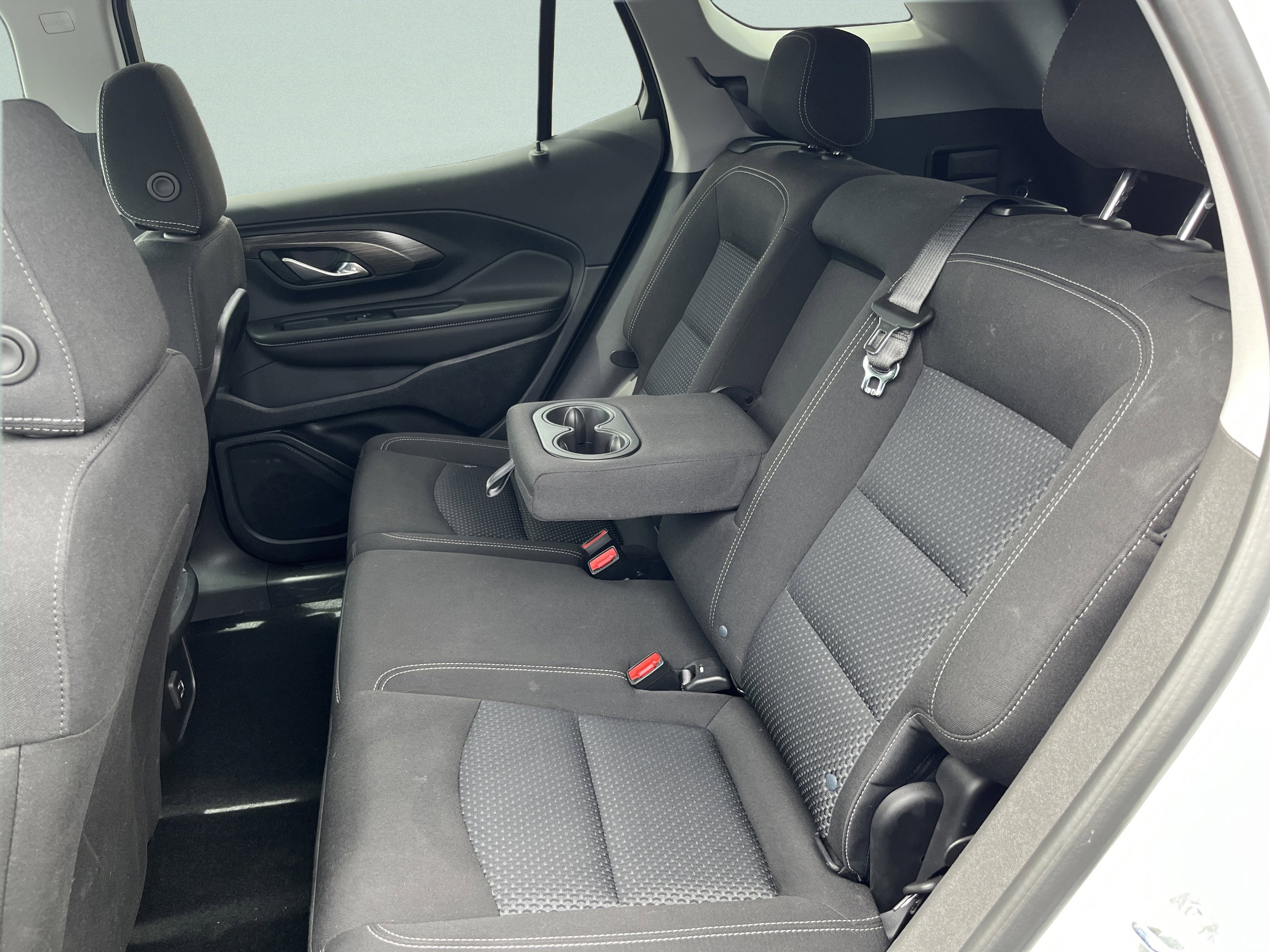 Used 2022 GMC Terrain SLE w/ Driver Convenience Package AWD/4WD image 30