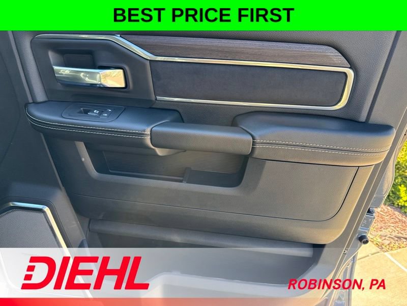 New 2026 RAM 3500 Laramie AWD/4WD image 17